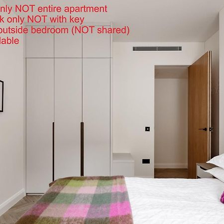 Modern Apartment & Rooms At Charing Cross Londres Exterior foto